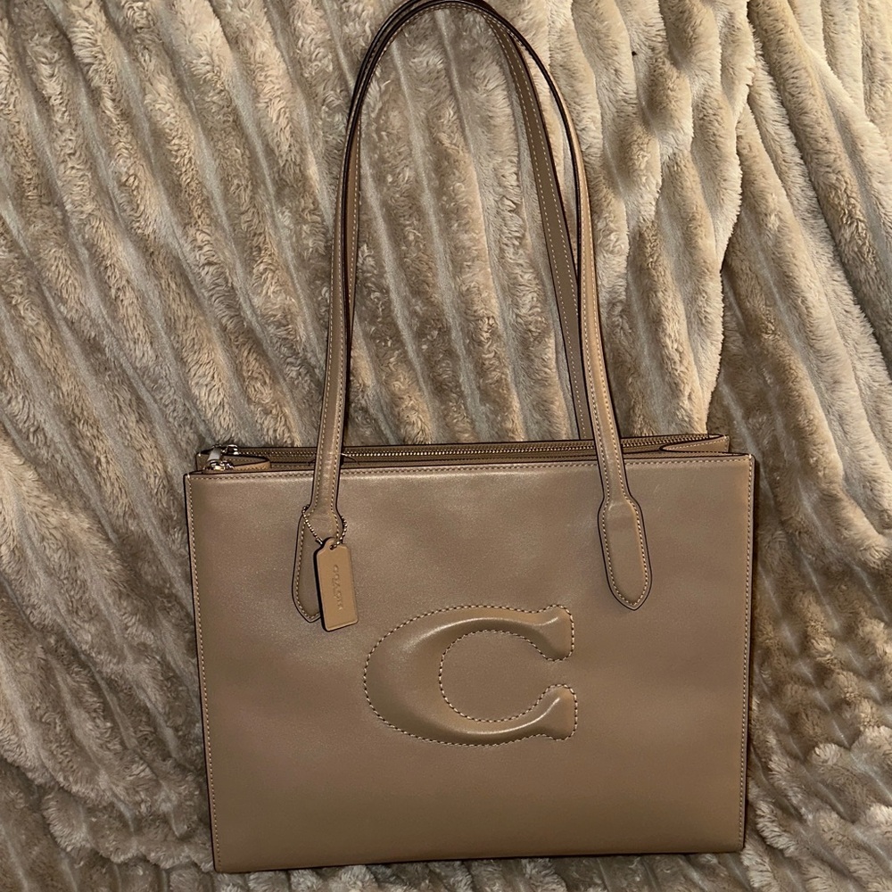 Coach Tan Leather Tote Bag - Picture 3 of 13